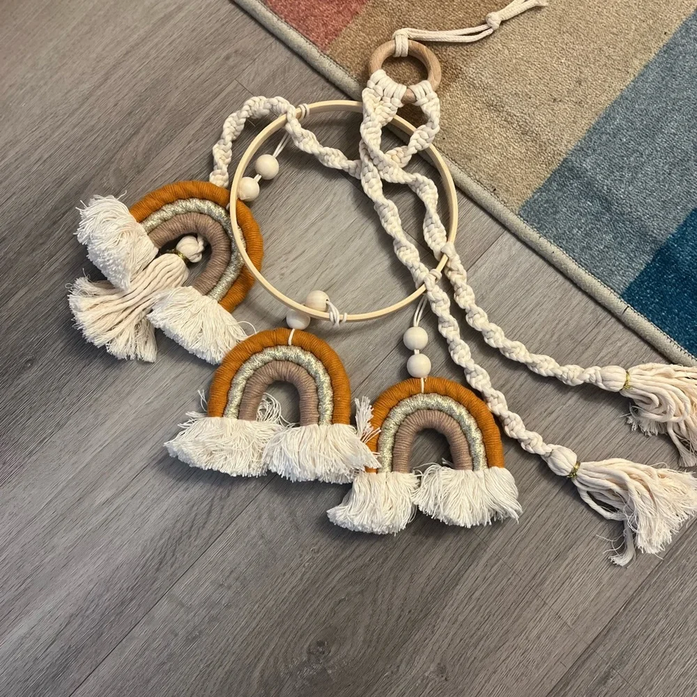 Rainbow macrame crib mobile - Picture 4 of 5